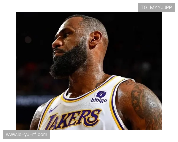 里夫斯湖人铁卫崭露头角，关键时刻展现强大防守能力