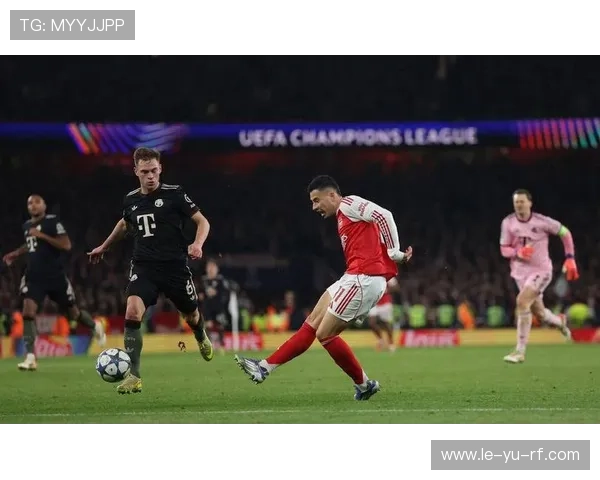 拜仁定位球战术奏效，精准打击助球队再下一城